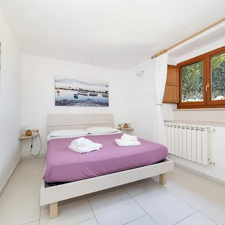 Vakantiehuis Ulivi Apt - De Vivo Realty Sorrento *