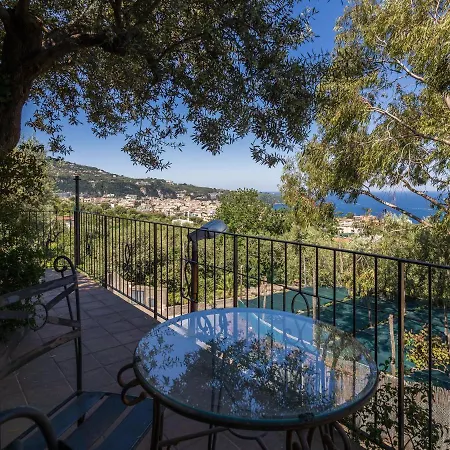 Vakantiehuis Ulivi Apt - De Vivo Realty Sorrento