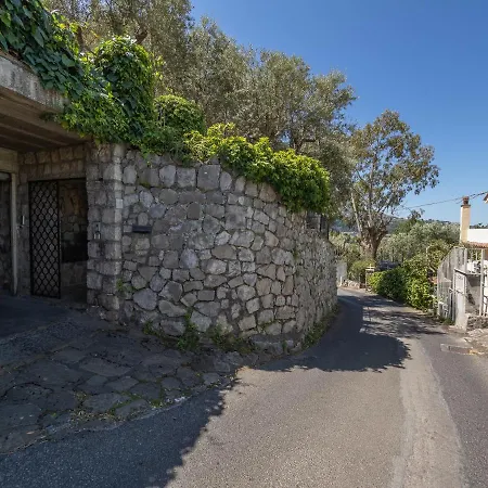 Ulivi Apt - De Vivo Realty Sorrento *